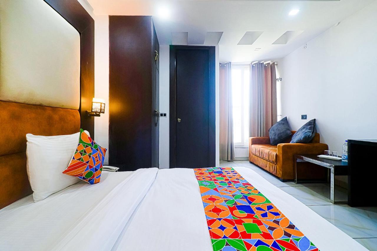 Fabhotel Kiara The Private Suites Gurgaon Exterior foto